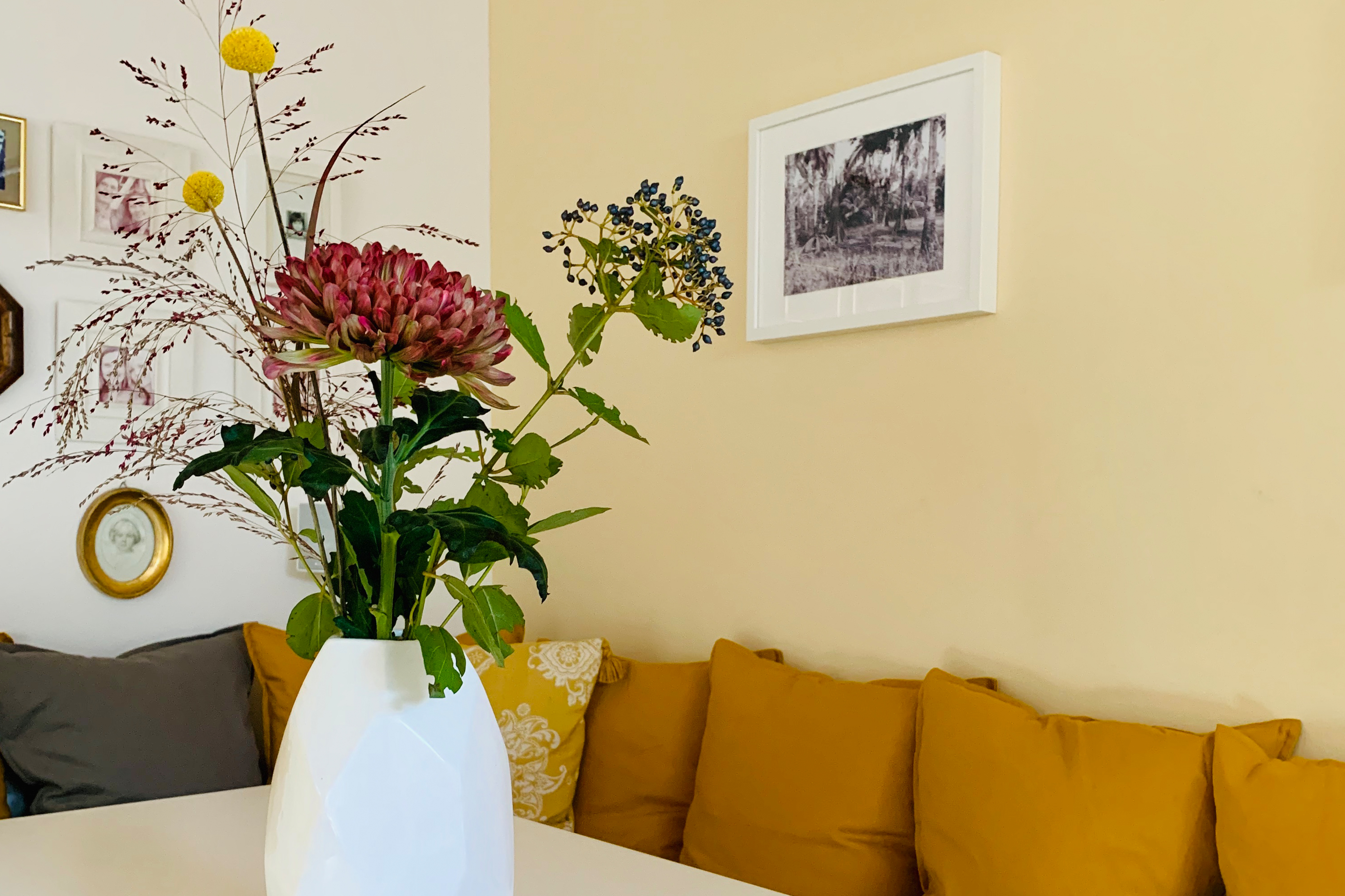 11-01-blumen-esstisch